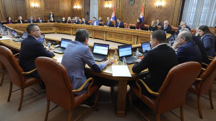 Veće plate u javnim službama